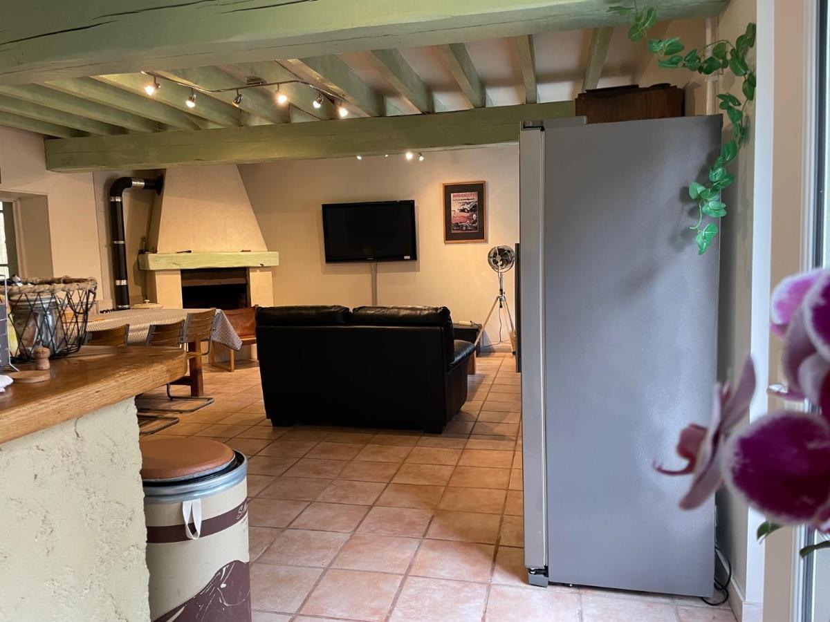 Ferme Gite Equestre En Charente Confolens Exterior photo