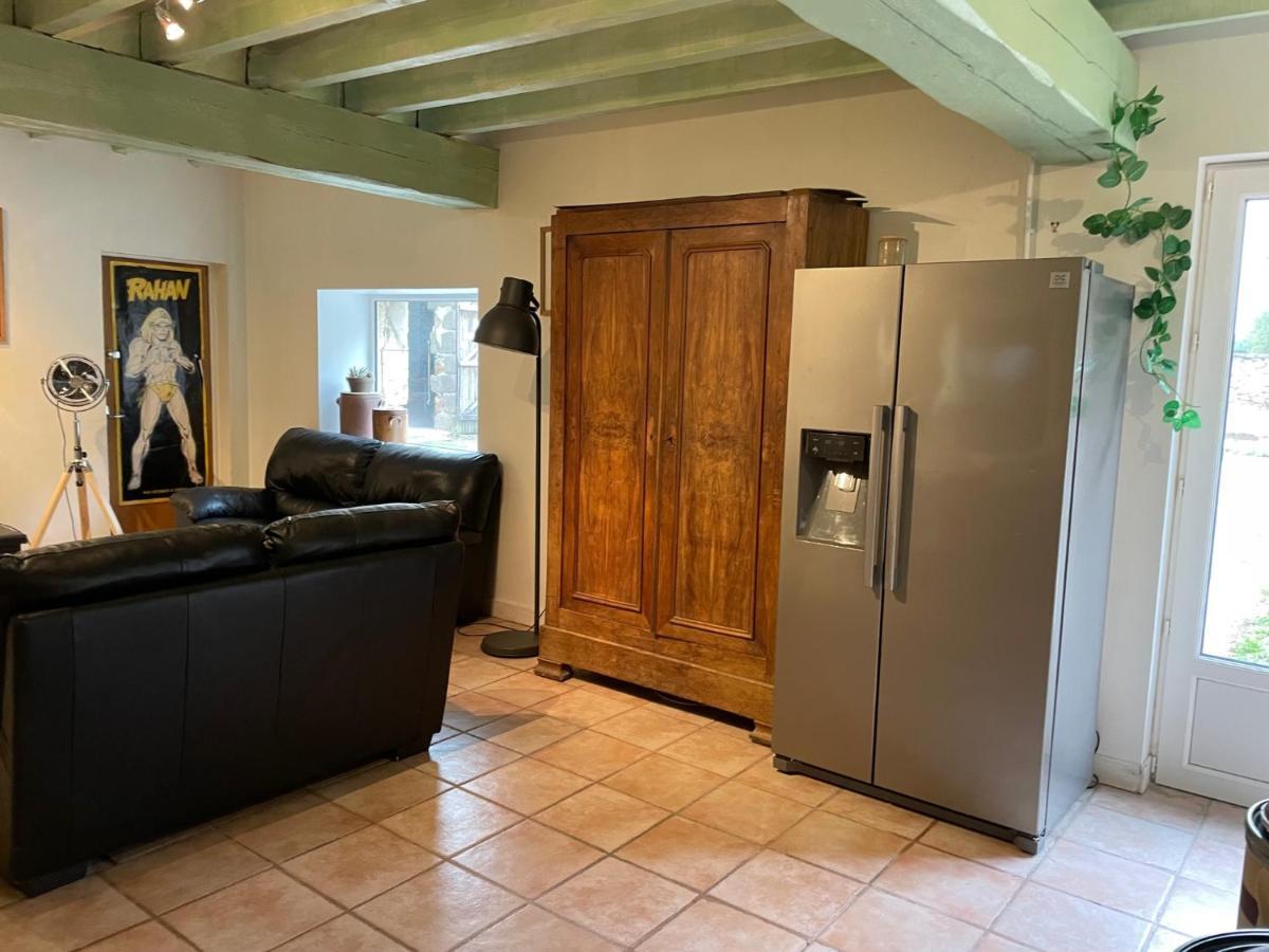 Ferme Gite Equestre En Charente Confolens Exterior photo